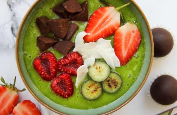 Raw Matcha Smoothie Bowl image