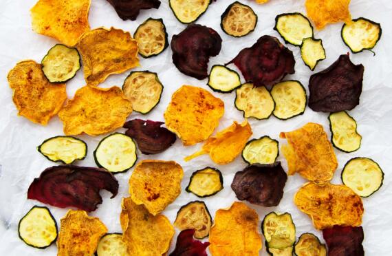 Raw vegetable crisps image