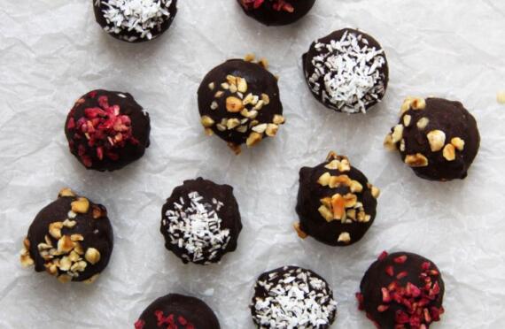 Raw Chocolate Truffles image