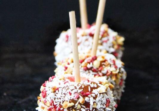 Raw Toffee Apples with Vegan Date Caramel image