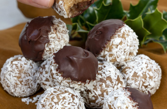 GINGERBREAD ENERGY BALLS image