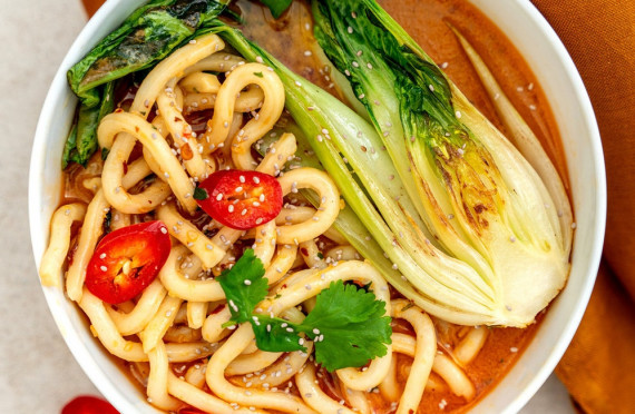 Chilli Tahini Noodles image